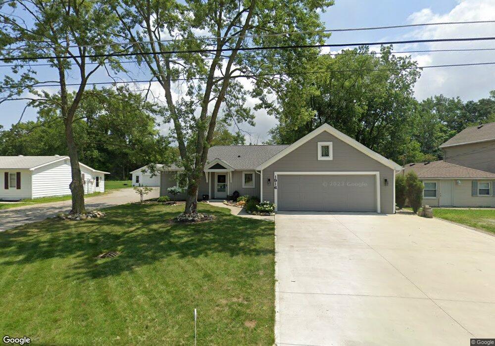 1916 Lathrop Dr, Fort Wayne, IN 46808 - photo 1