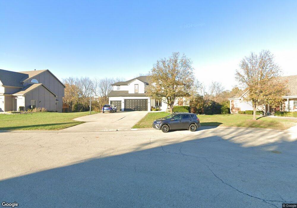 672 Everly Rd, Lansing, KS 66043 - photo 1
