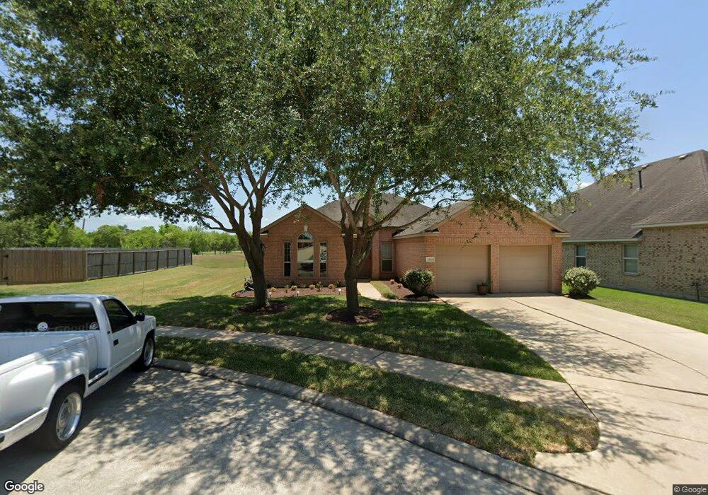 4504 Cedar Hill Dr, Pearland, TX 77584 - photo 1