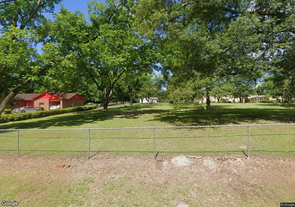 1521 Colonial Dr, Macon, GA 31204 - photo 1