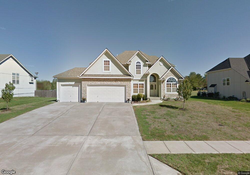 514 E Ash, Raymore, MO 64083 - photo 1