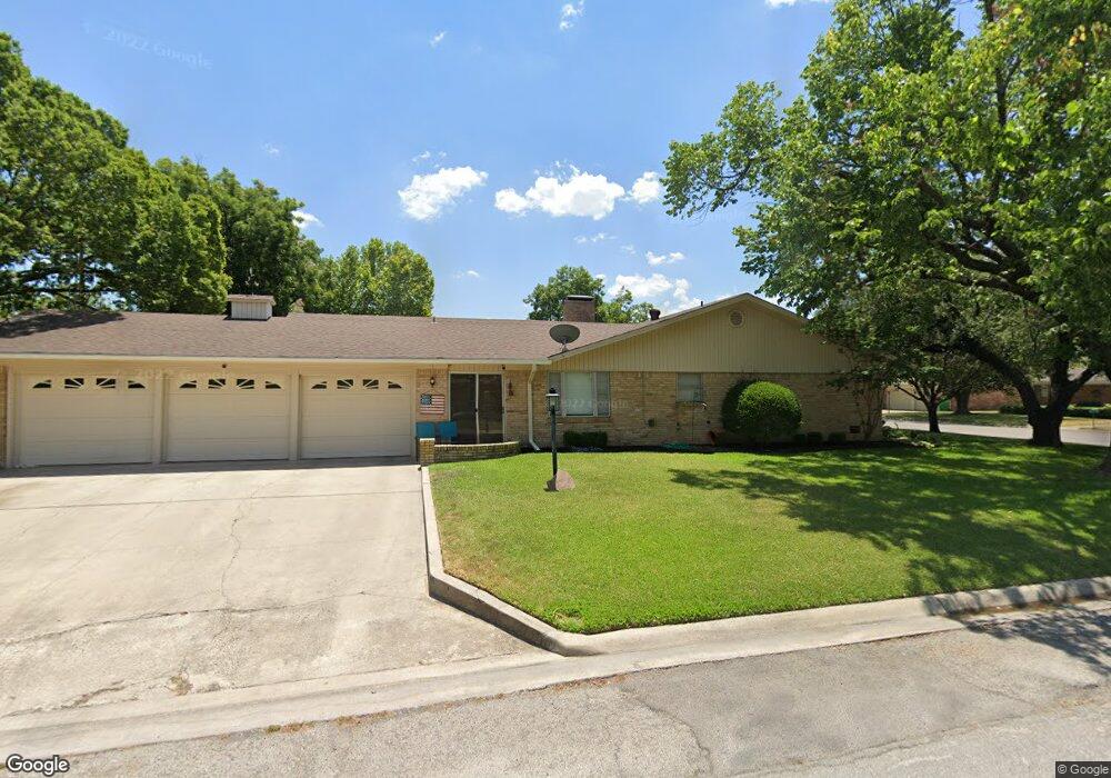 316 Willow Way, Gainesville, TX 76240 - photo 1