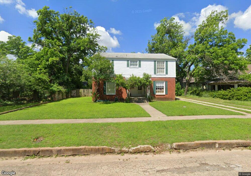 216 Forrest Ave, Cleburne, TX 76033 - photo 1