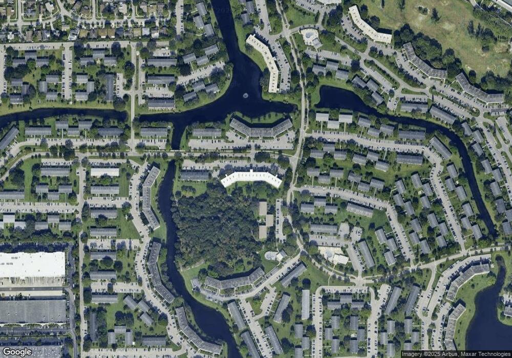 1032 Oakridge D, Deerfield Beach, FL 33442 - photo 1