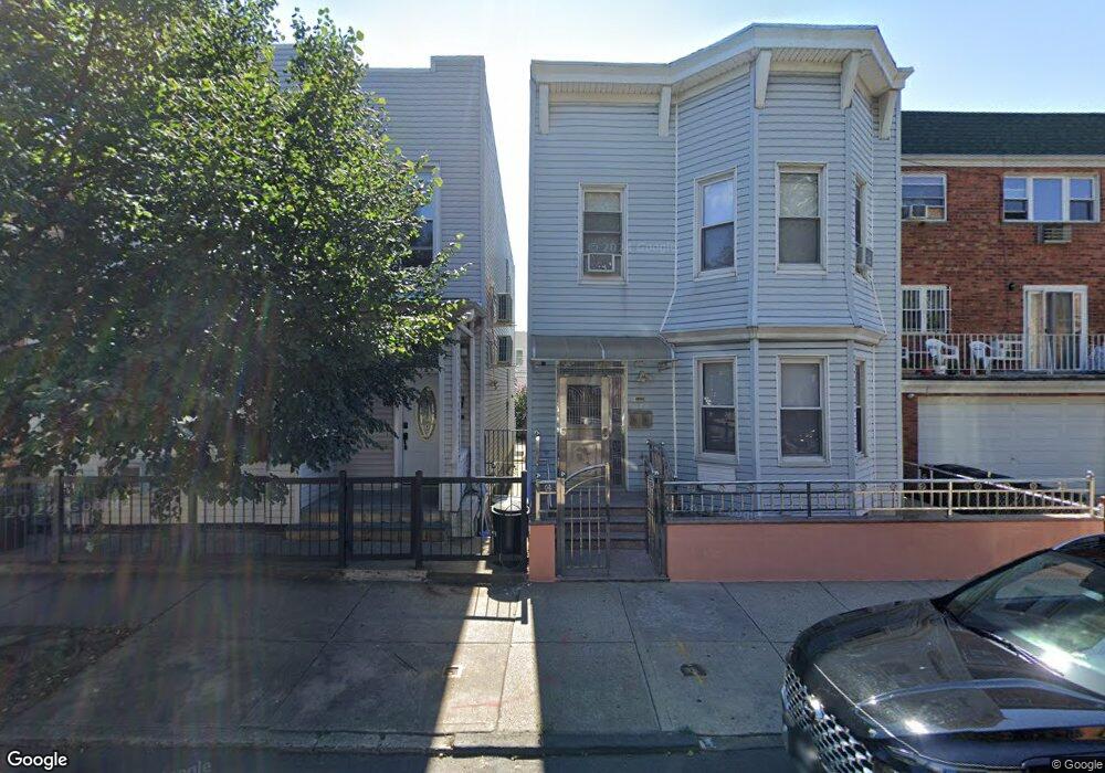 3175 43rd St, Astoria, NY 11103 - photo 1