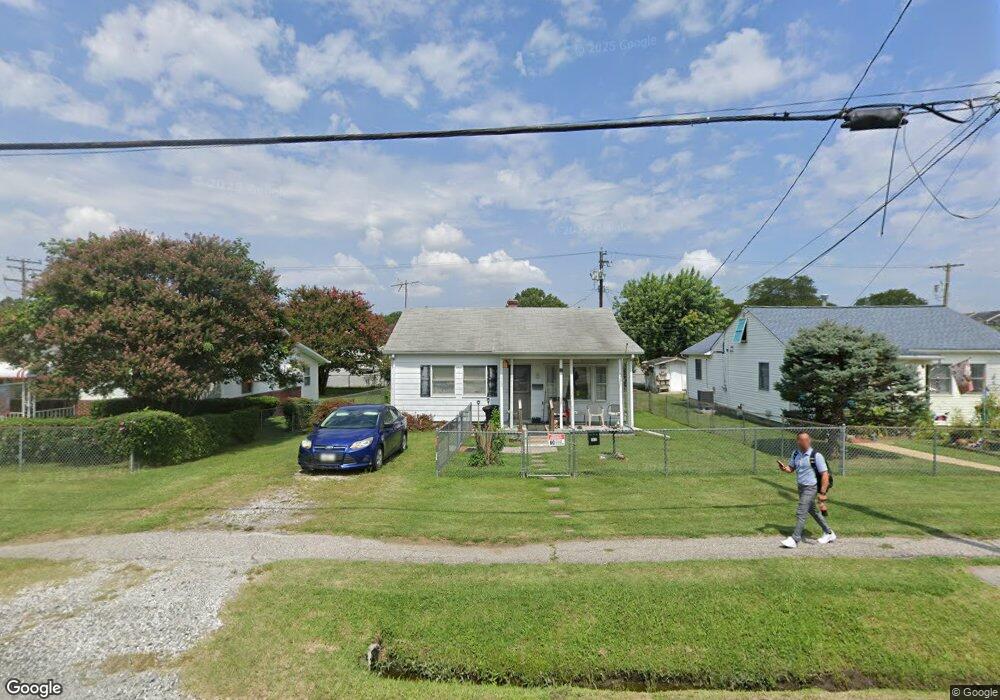 562 Compass Rd E, Middle River, MD 21220 - photo 1