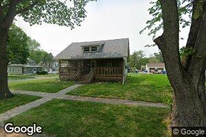 340 8th St, Moline, IL 61265