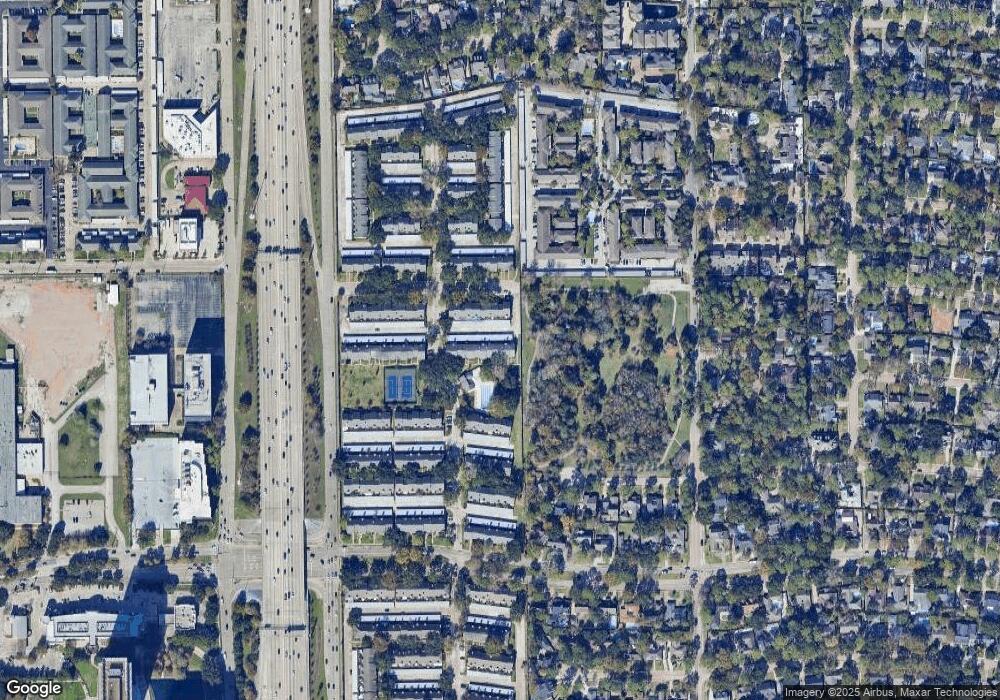 10229 Longmont Dr unit 3/34, Houston, TX 77042 - photo 1