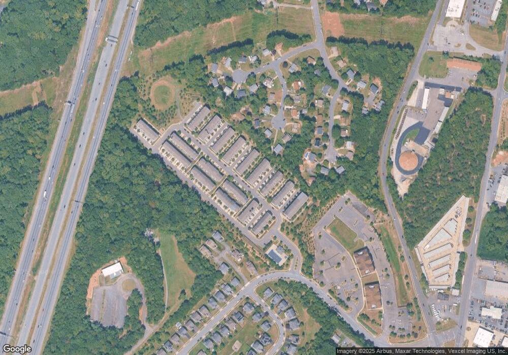 4304 Potomac Highlands Cir, Triangle, VA 22172 - photo 1