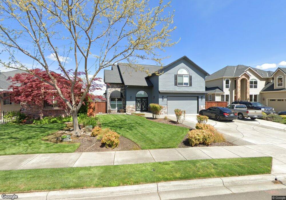 575 Grey Hawk Way, Central Point, OR 97502 - photo 1