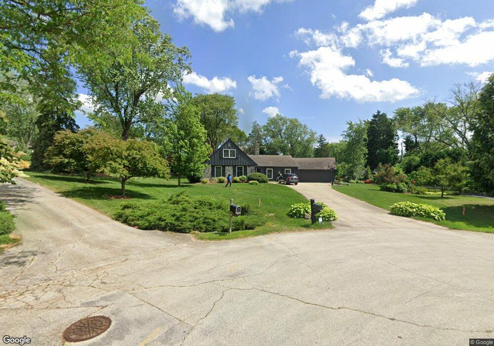 12710 Lee Ct, Elm Grove, WI 53122 - photo 1