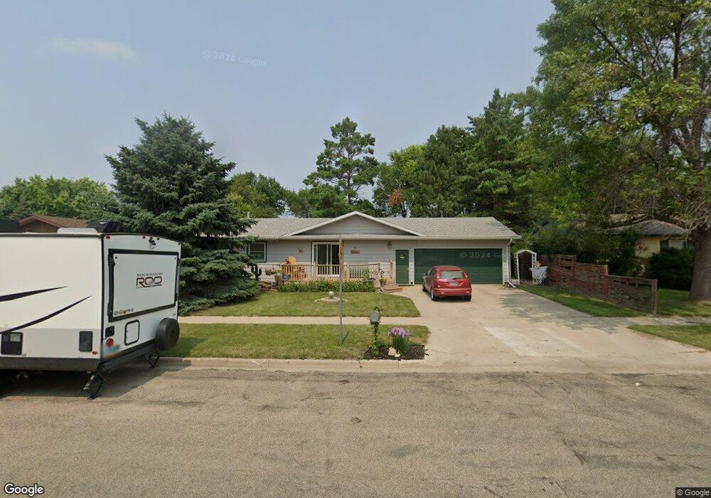 1013 16th St NE, Jamestown, ND 58401 - photo 1