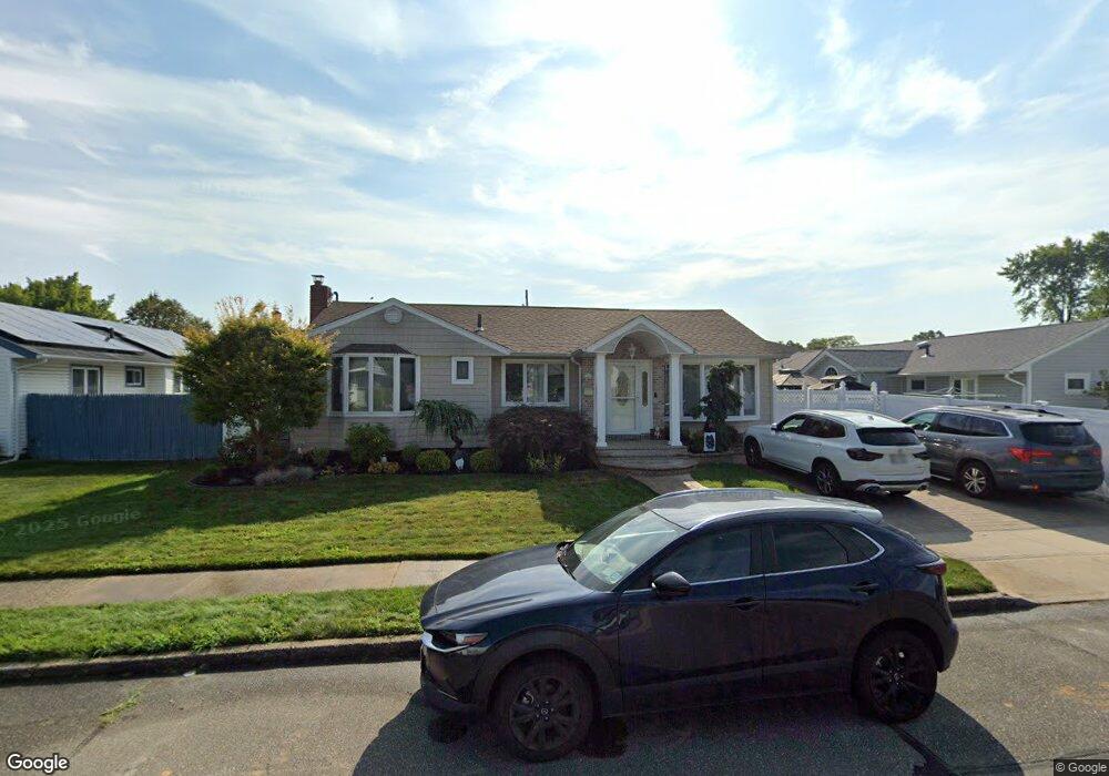 37 Elizabeth Dr, Bethpage, NY 11714 - photo 1