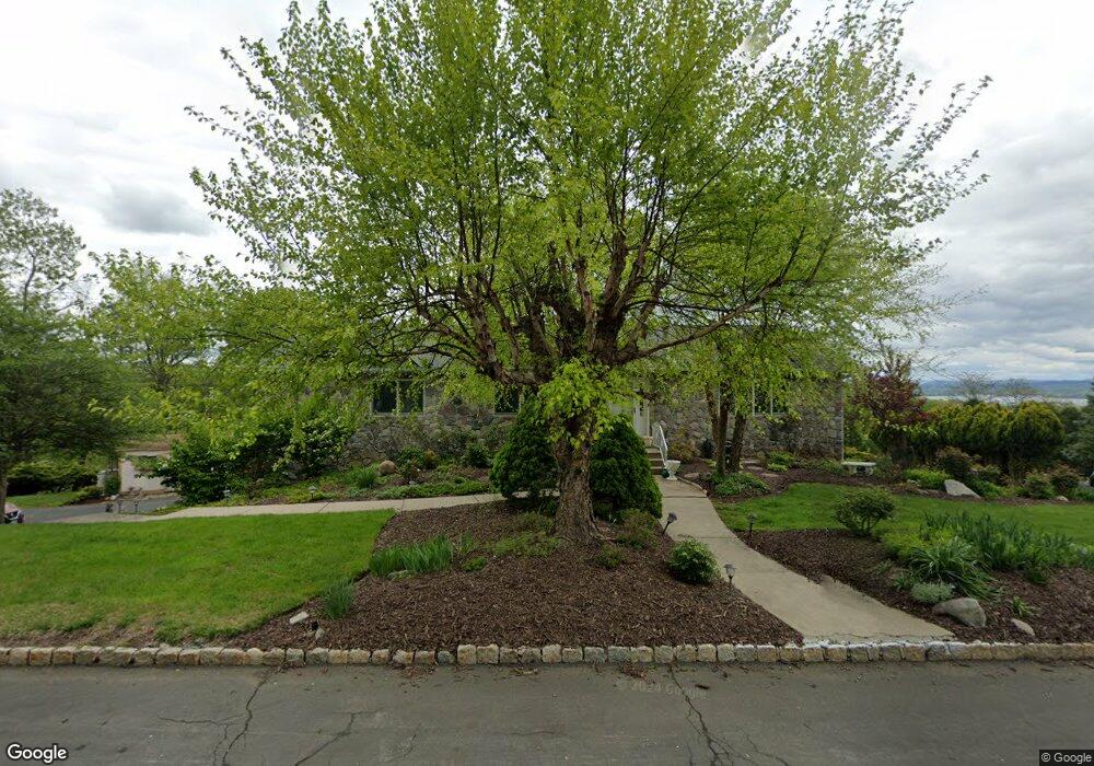 8 Oldfield Ct, Garnerville, NY 10923 - photo 1