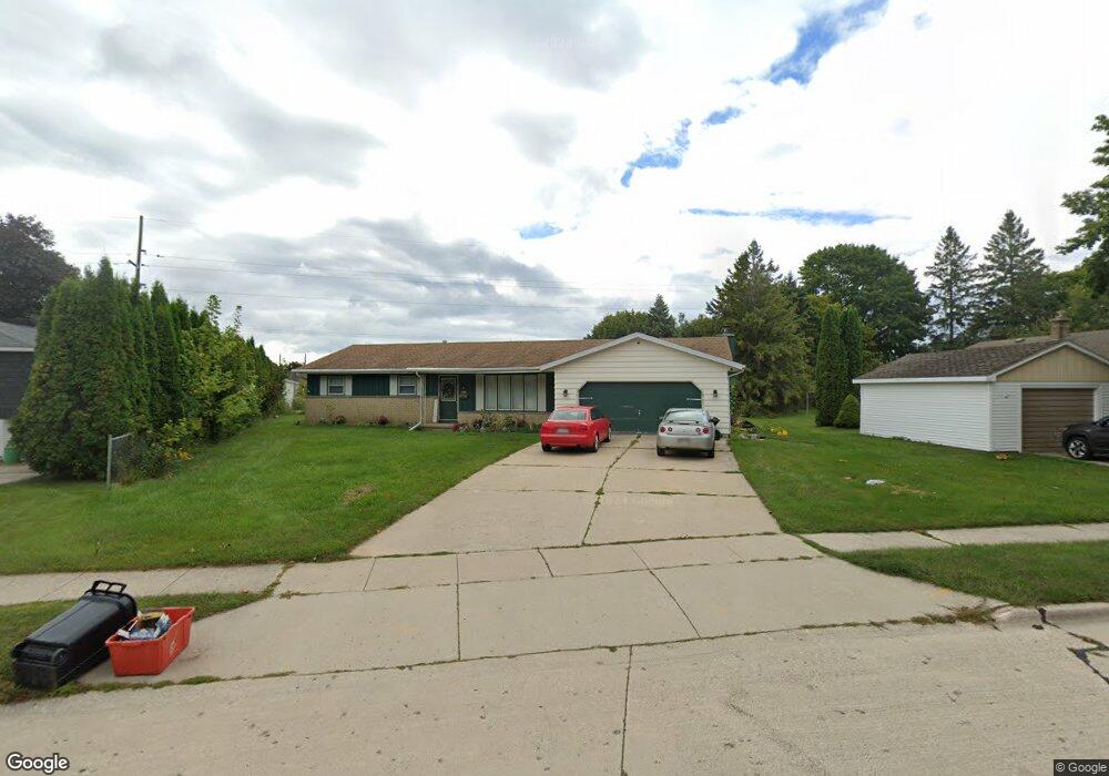 2005 Markham St, Manitowoc, WI 54220 - photo 1