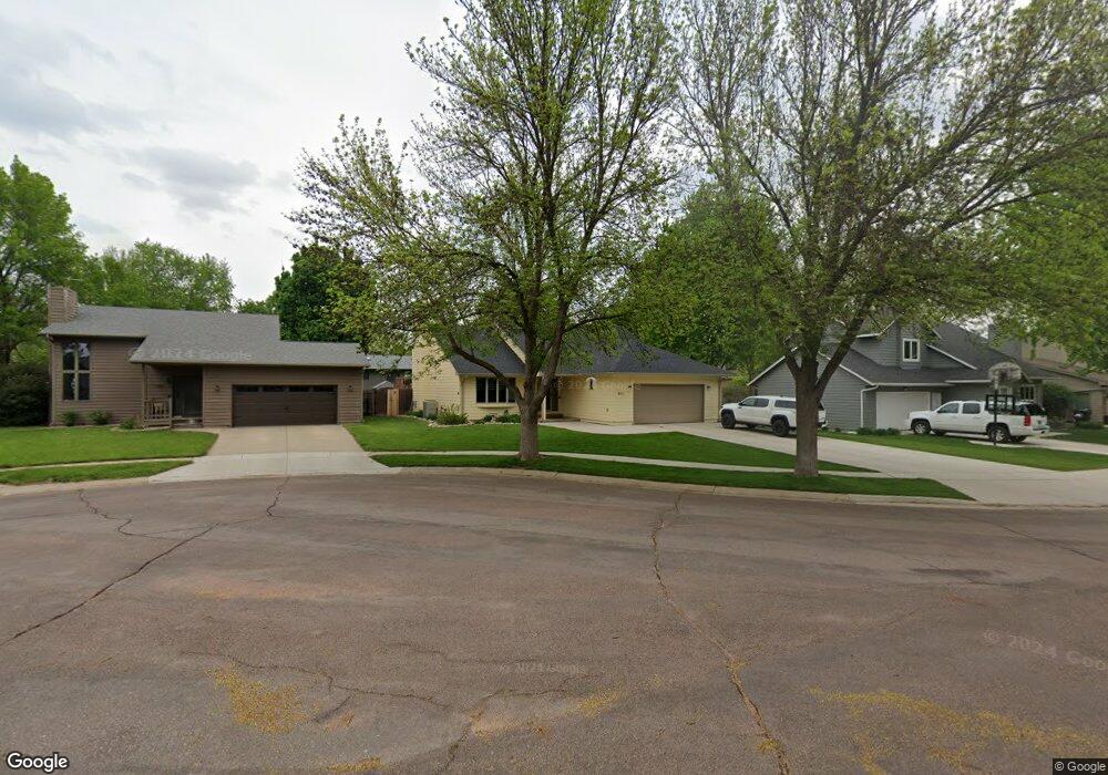 4912 E Avondale Cir, Sioux Falls, SD 57110 - photo 1