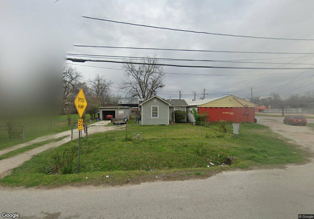 749 Apache St, Houston, TX 77022 - photo 1