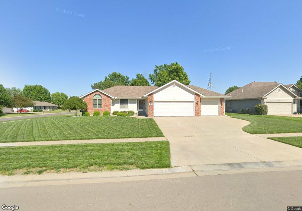 2800 SW Maxfield Rd, Topeka, KS 66614 - photo 1