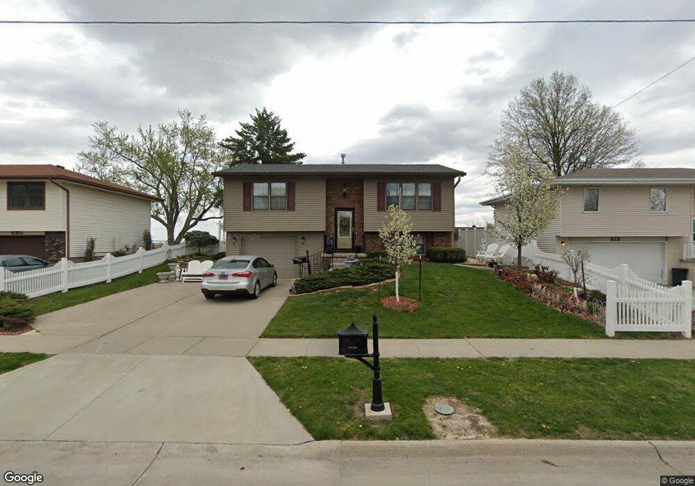 824 E 19th St N, Newton, IA 50208 - photo 1