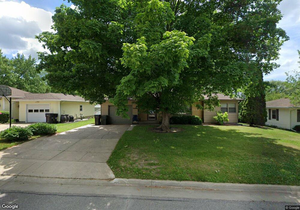 1703 Parker St, Cedar Falls, IA 50613 - photo 1