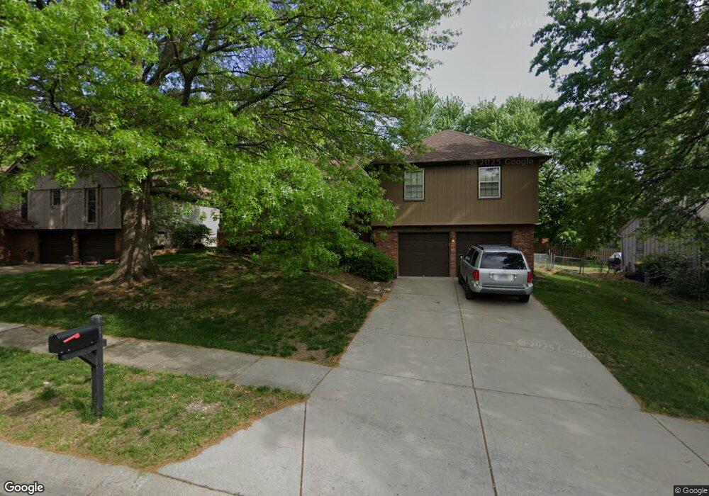 11922 W 100th St, Lenexa, KS 66215 - photo 1