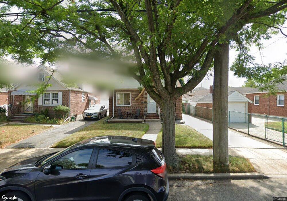 61 Claflin Blvd, Franklin Square, NY 11010 - photo 1