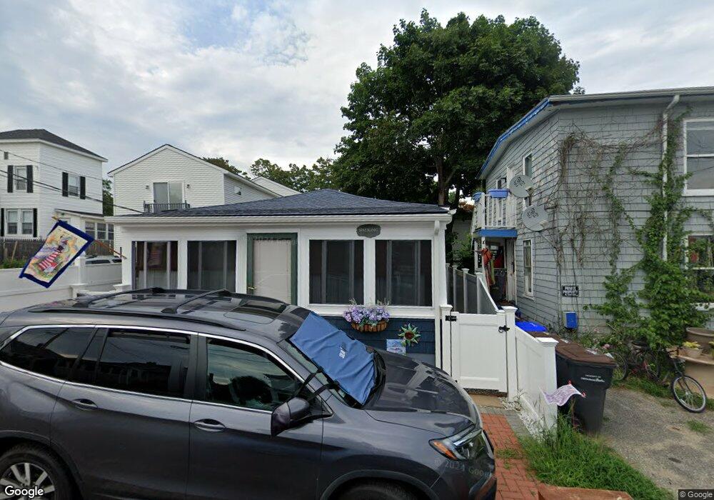 4 W Old Orchard Ave, Old Orchard Beach, ME 04064 - photo 1