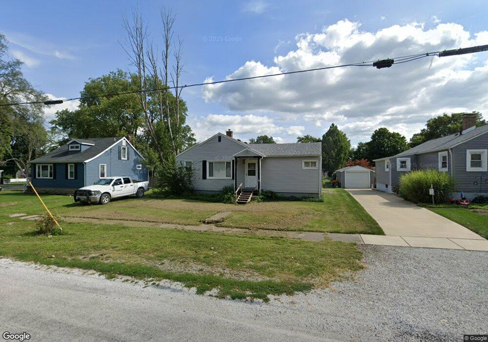 605 E Van Allen St, Tuscola, IL 61953 - photo 1