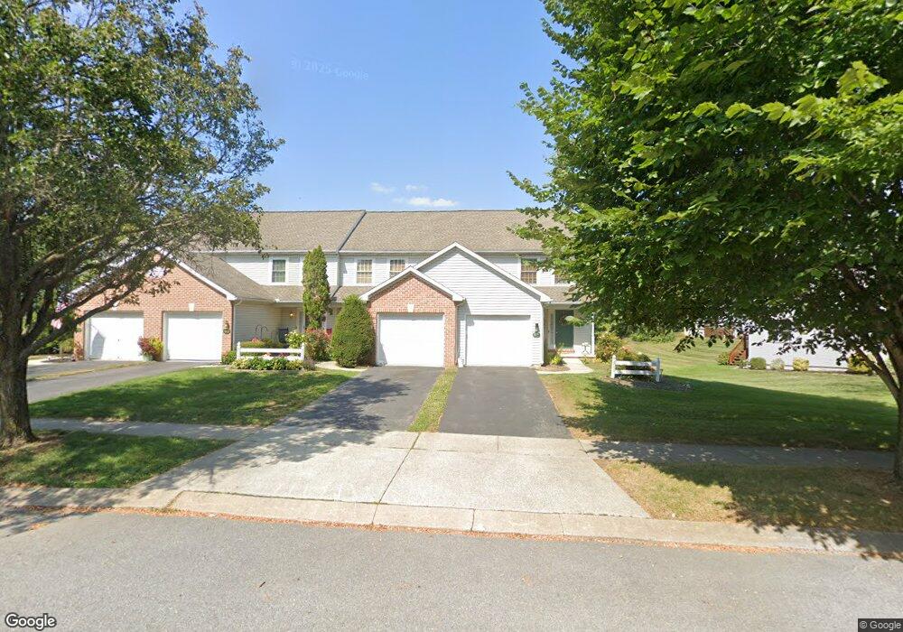 4013 Parkside Ct, Mount Joy, PA 17552 - photo 1