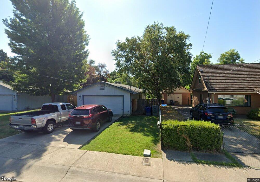 2725 Russell St, Redding, CA 96001 - photo 1