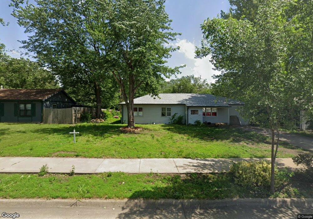 3450 SW Tara Ave, Topeka, KS 66611 - photo 1