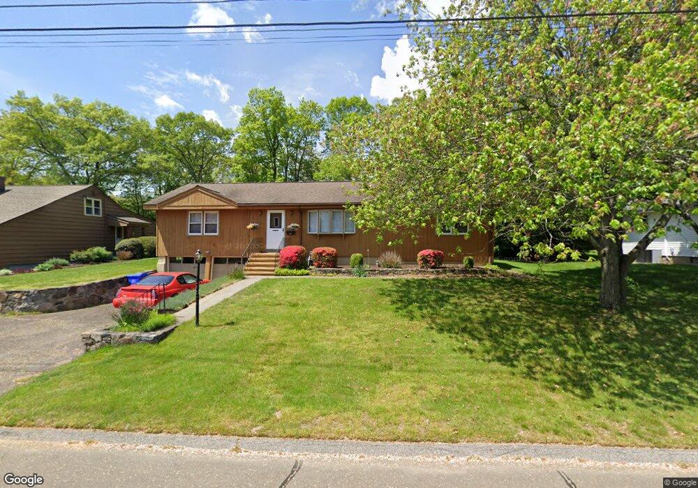 7 Stony Brook Cir, Trumbull, CT 06611 - photo 1