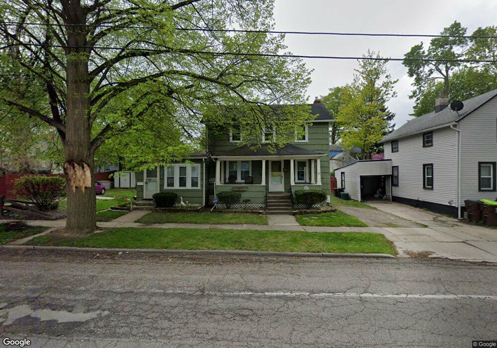 812 E Maple Ave, Adrian, MI 49221 - photo 1