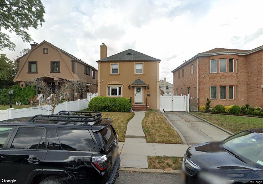 7344 183rd St, Fresh Meadows, NY 11366 - photo 1