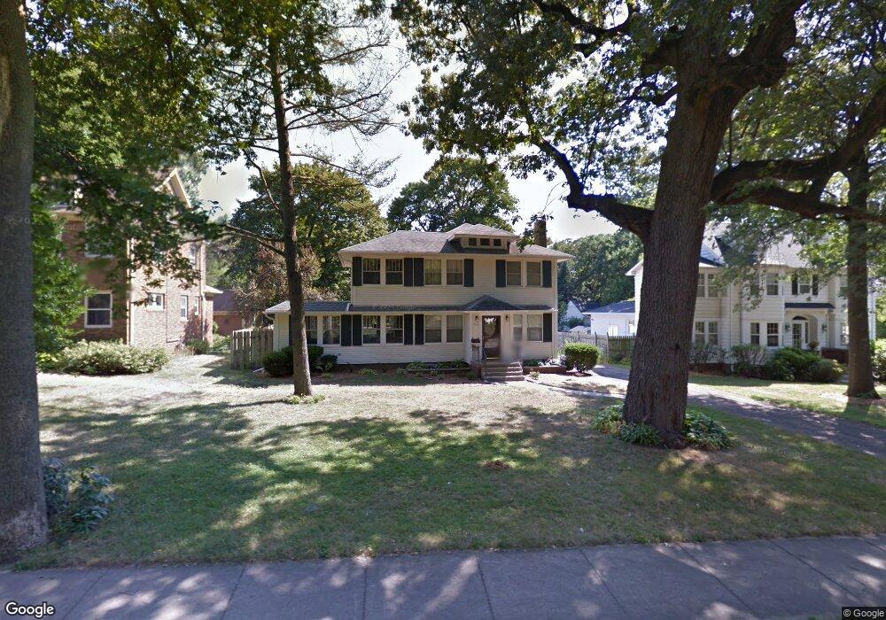 2333 Blake Blvd SE, Cedar Rapids, IA 52403 - photo 1