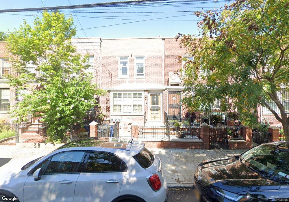 30-24 48th St unit 2nd Fl, Astoria, NY 11103 - photo 1