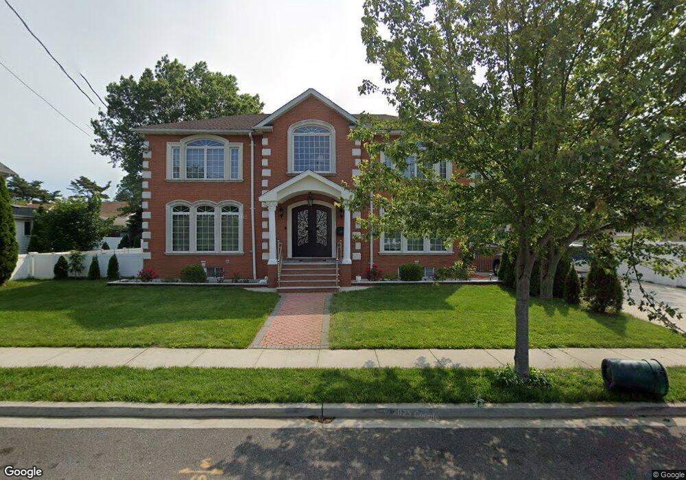 444 Horton Hwy, Williston Park, NY 11596 - photo 1