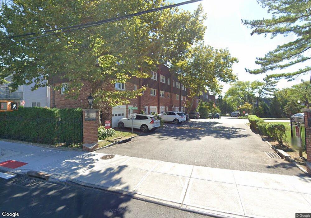 4 Yacht Club Cove unit 4, Staten Island, NY 10308 - photo 1