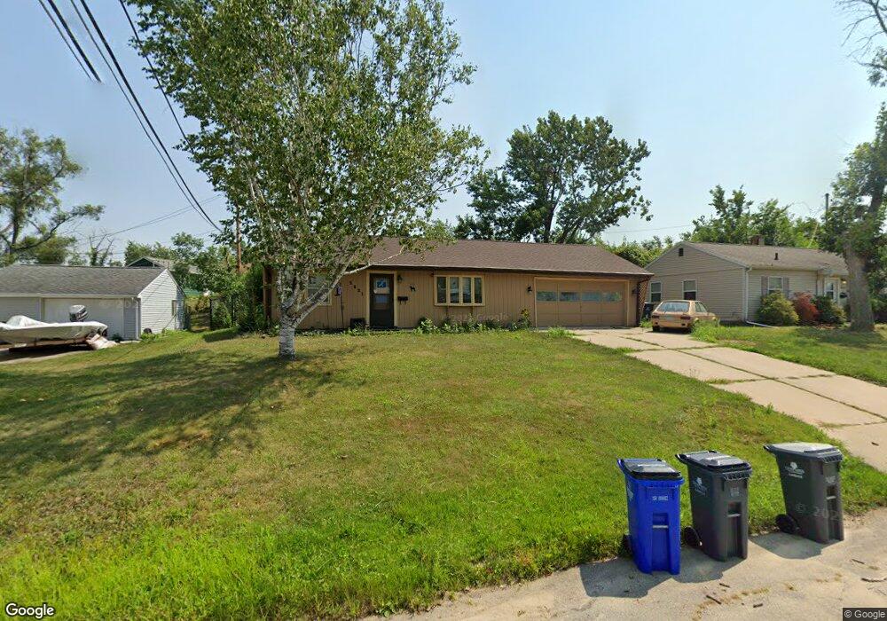 2421 Reynolds Ave SW, Cedar Rapids, IA 52404 - photo 1