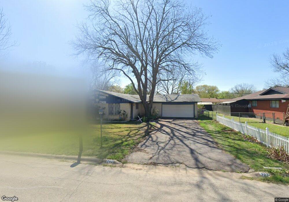 707 Lilly St, Cleburne, TX 76033 - photo 1