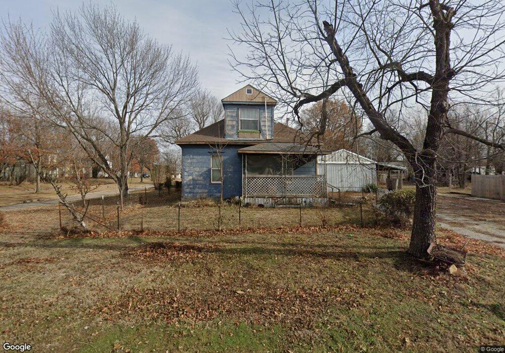 721 N Central Ave, Parsons, KS 67357 - photo 1