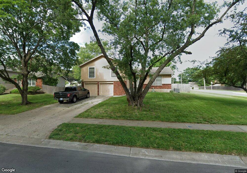 6700 Halsey Dr, Shawnee, KS 66216 - photo 1