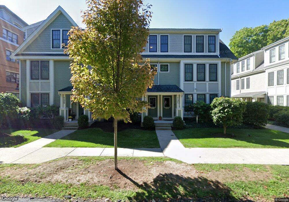 125 Crowninshield Rd unit C4, Brookline, MA 02446 - photo 1