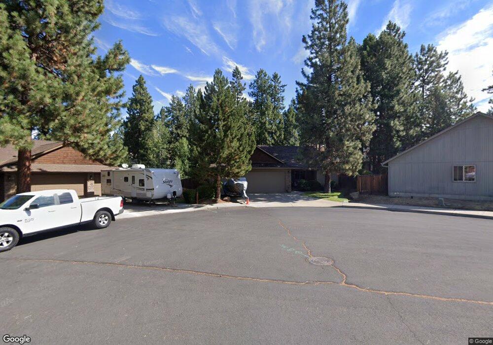 61292 Linfield Ct, Bend, OR 97702 - photo 1