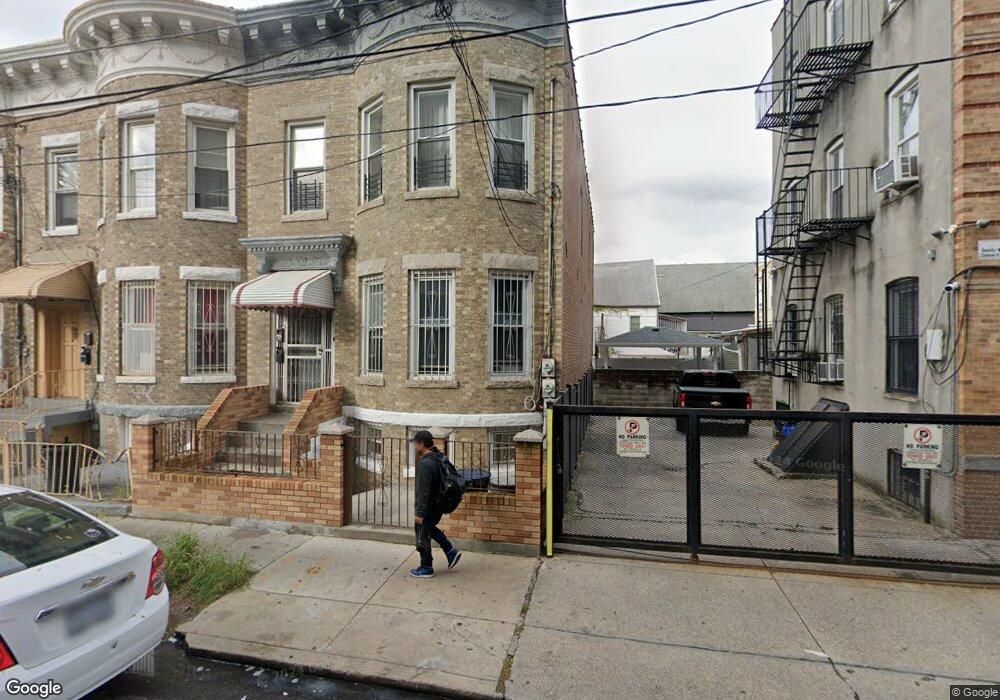 180 Lincoln Ave, Brooklyn, NY 11208 - photo 1