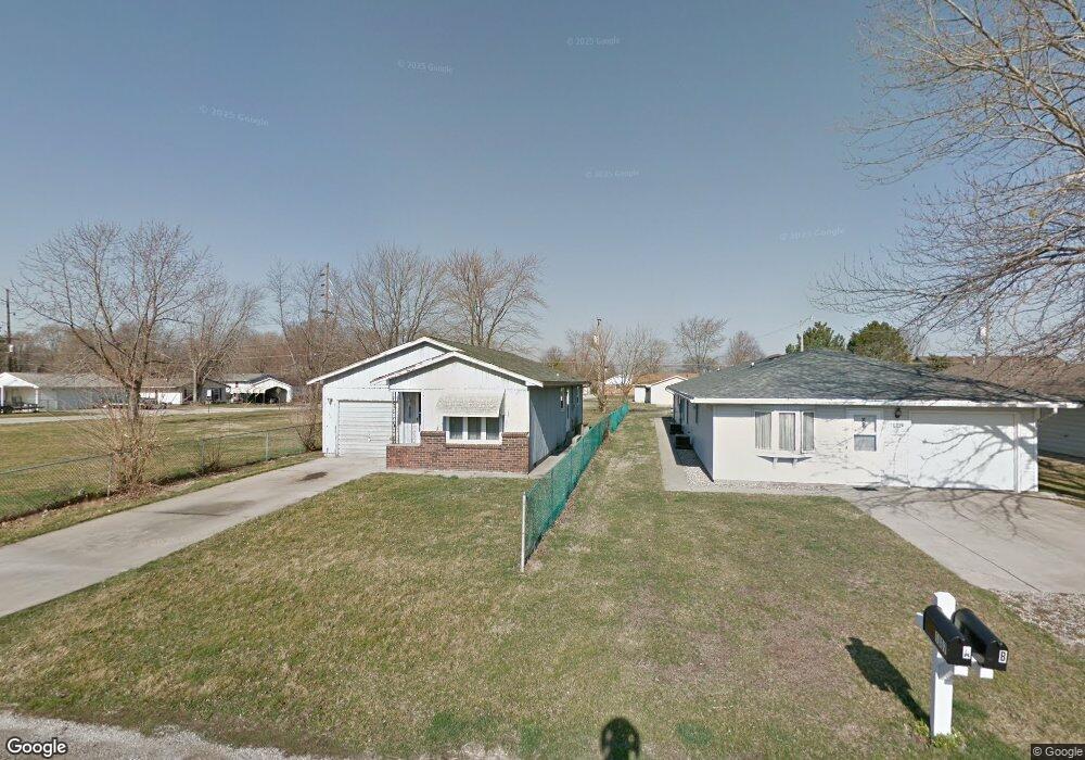 1805 N Logan St, Lincoln, IL 62656 - photo 1