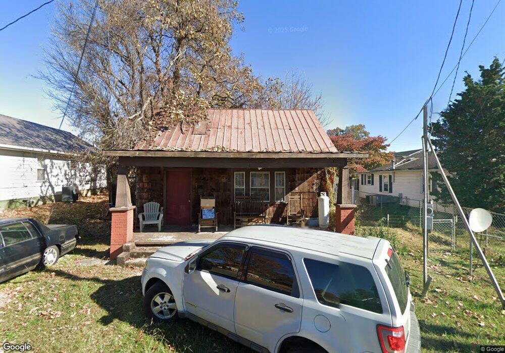 922 Hopson St, Johnson City, TN 37601 - photo 1