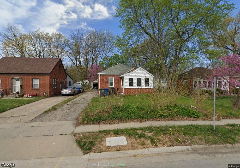 2112 32nd St, Des Moines, IA 50310 - photo 1
