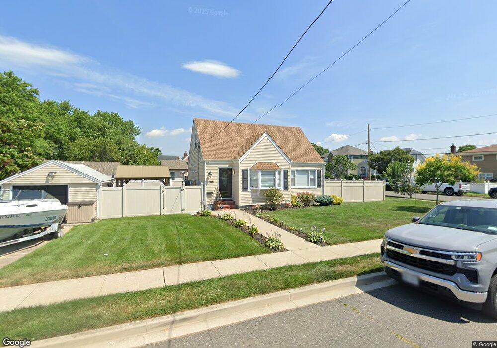 138 Cedar St, Freeport, NY 11520 - photo 1