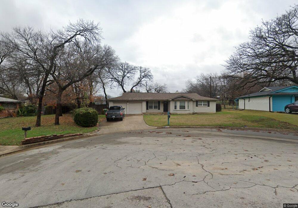 628 Plainview Ct, Hurst, TX 76054 - photo 1